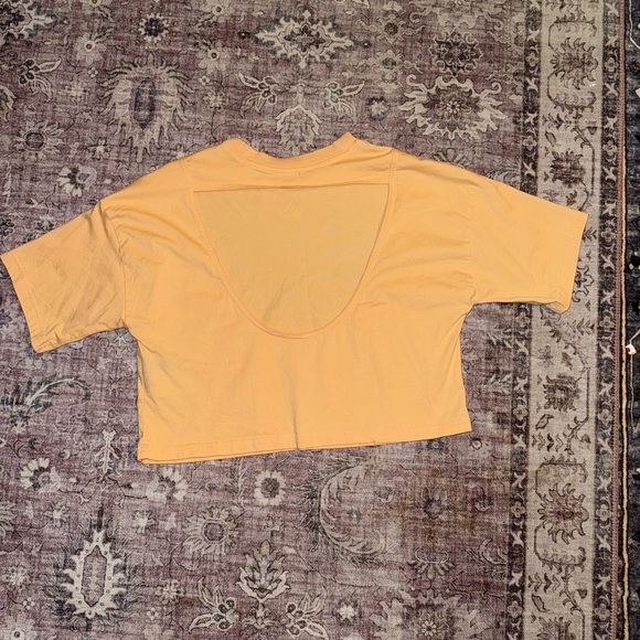 Adidas Women's Short Sleeve Tee Open Back Size Medium EUC - Picture 4 of 5